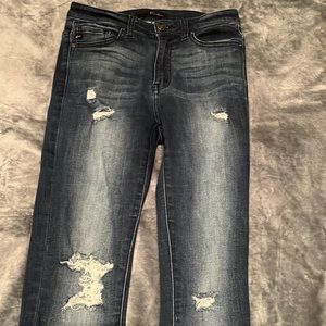 Very comfy jeans that suck everything in.